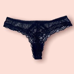 Black lace thong - size s/m